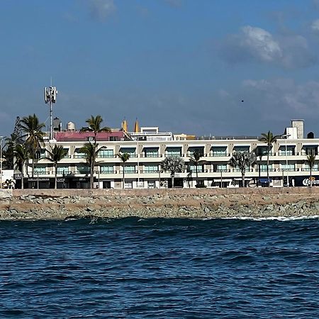 Hotel La Siesta Malecon Масатлан Екстериор снимка