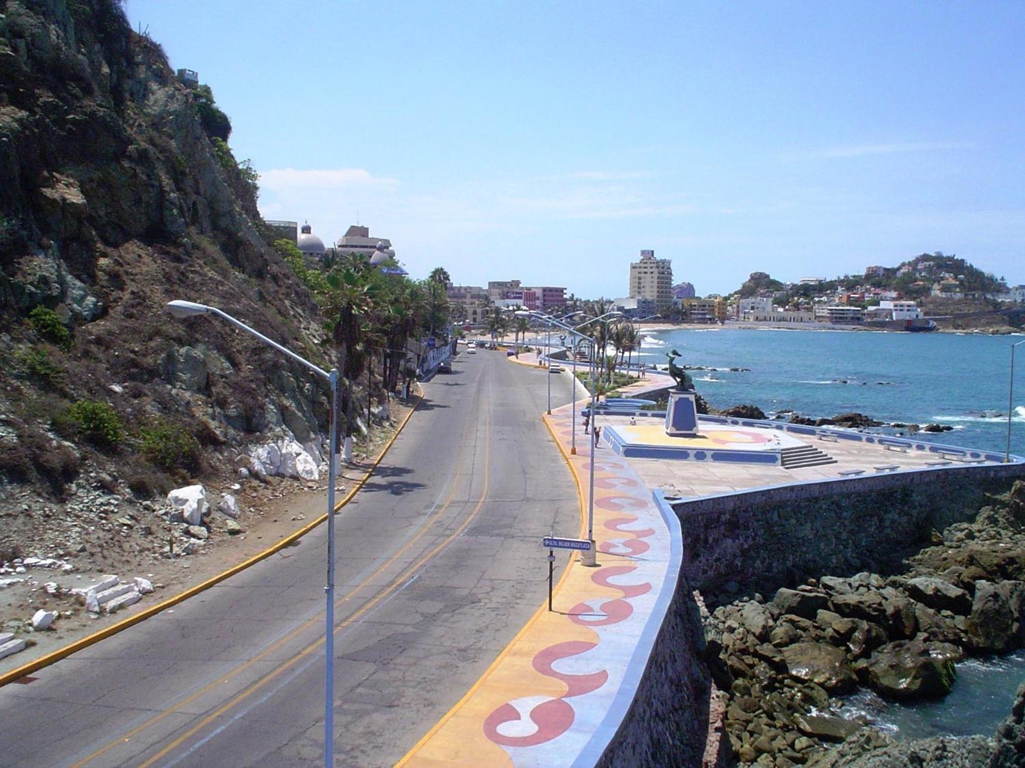 Hotel La Siesta Malecon Масатлан Екстериор снимка