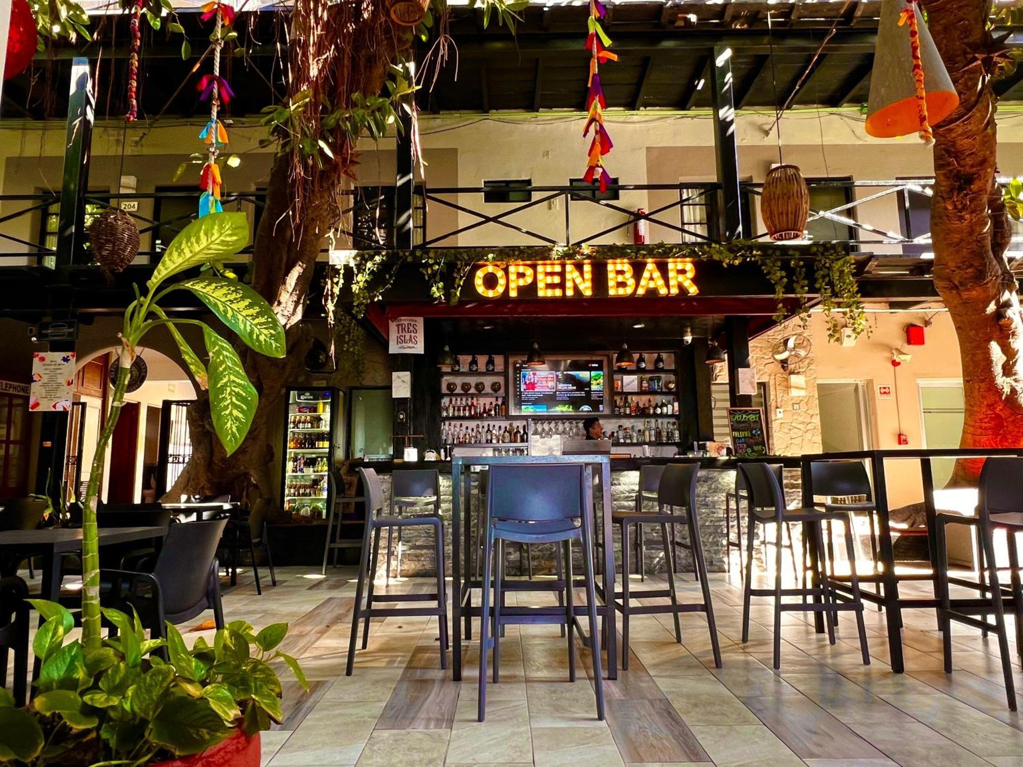 Hotel La Siesta Malecon Масатлан Екстериор снимка