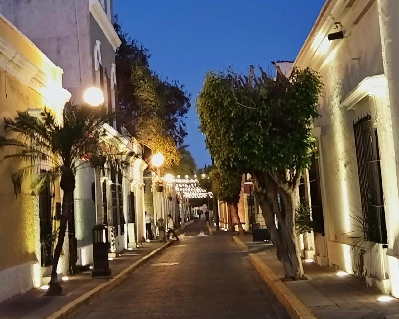 Hotel La Siesta Malecon Масатлан Екстериор снимка