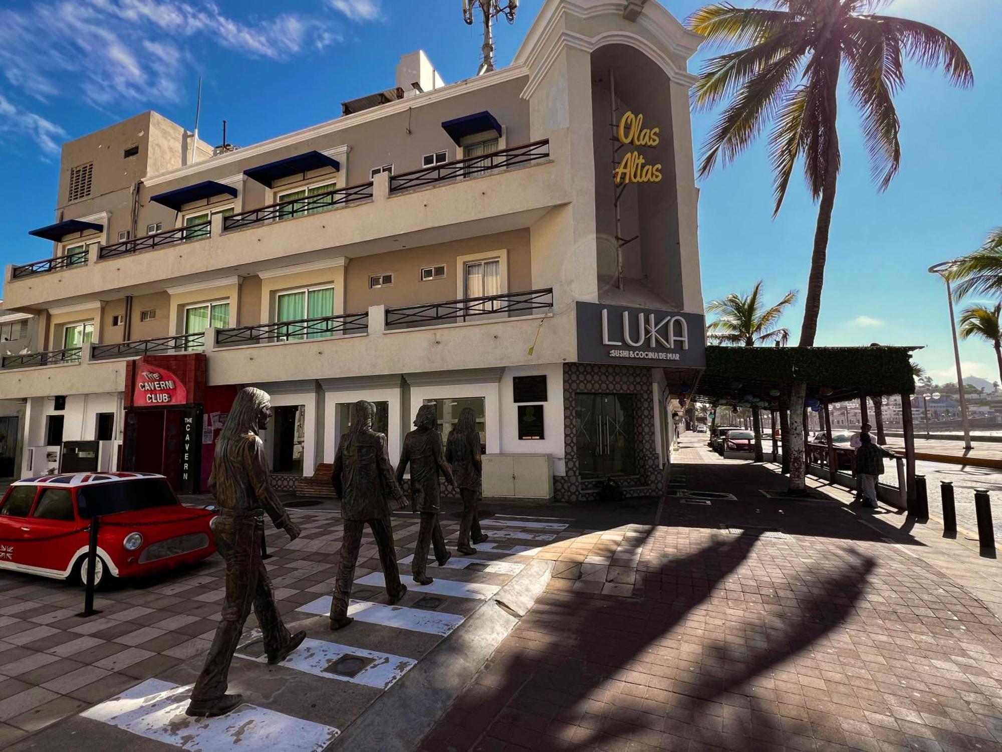 Hotel La Siesta Malecon Масатлан Екстериор снимка