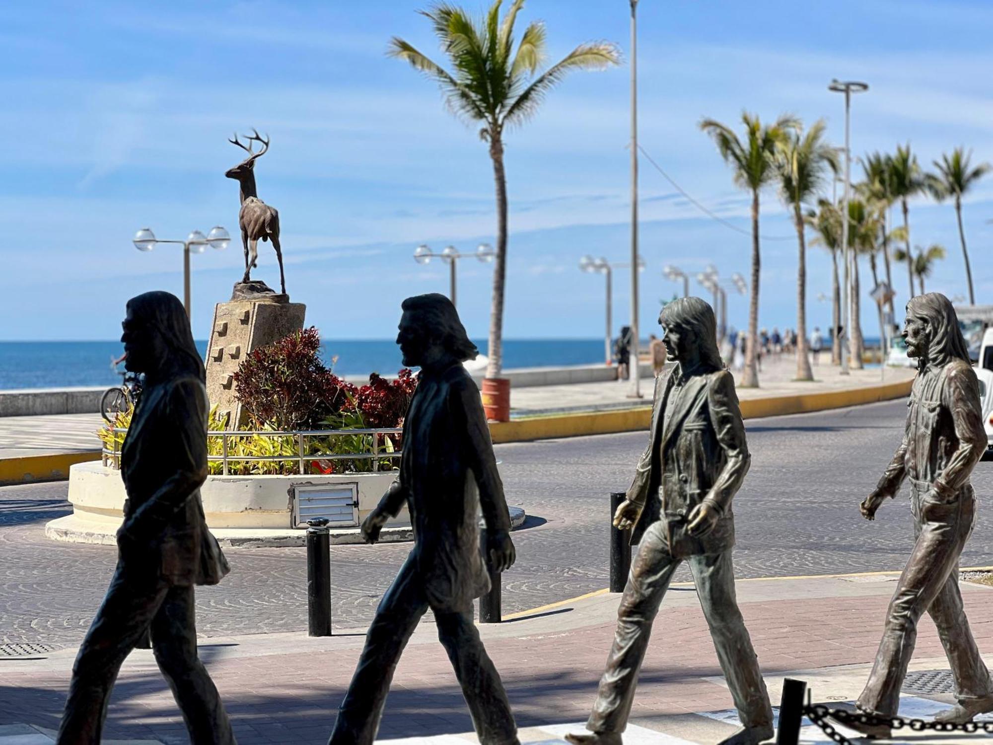 Hotel La Siesta Malecon Масатлан Екстериор снимка
