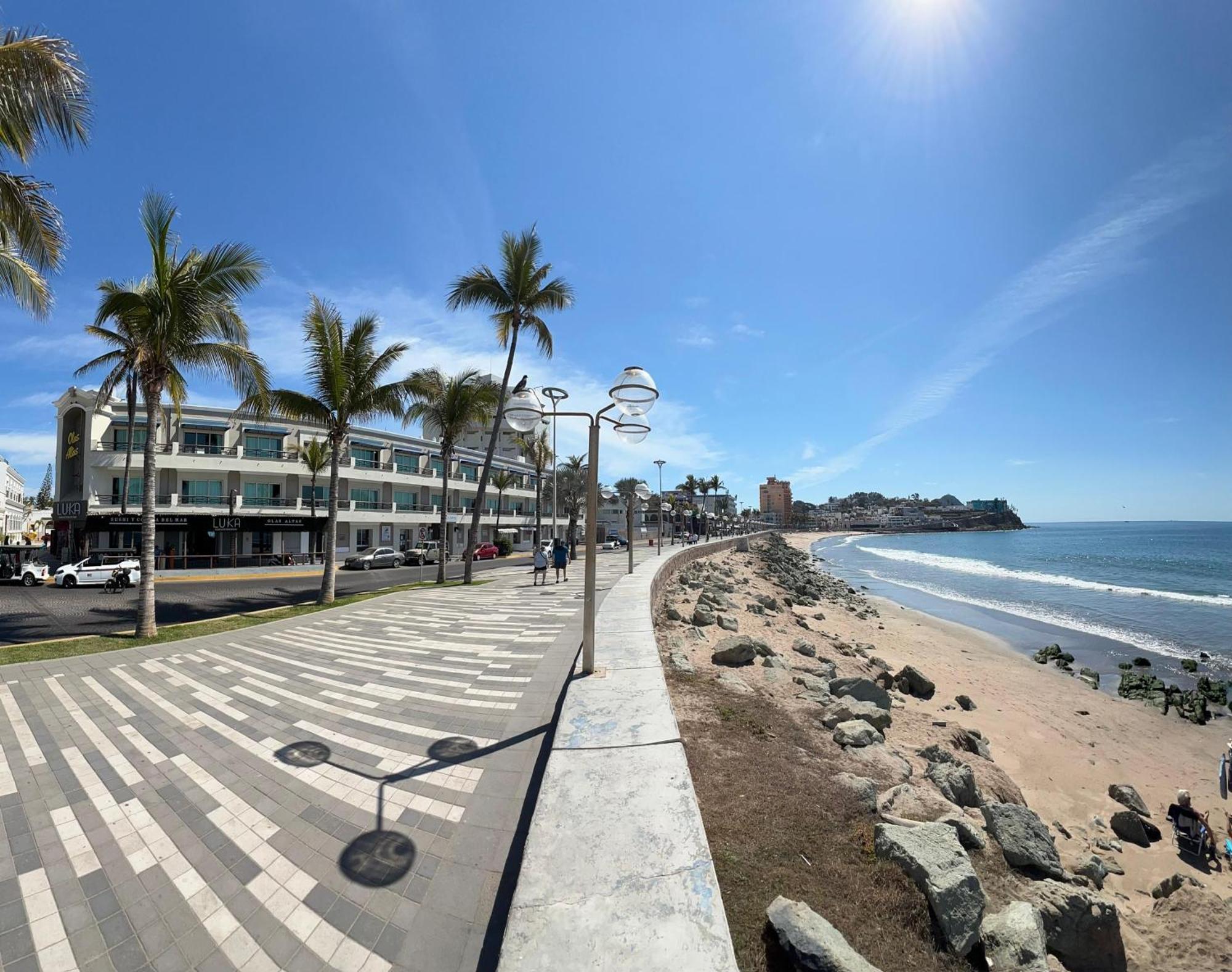 Hotel La Siesta Malecon Масатлан Екстериор снимка