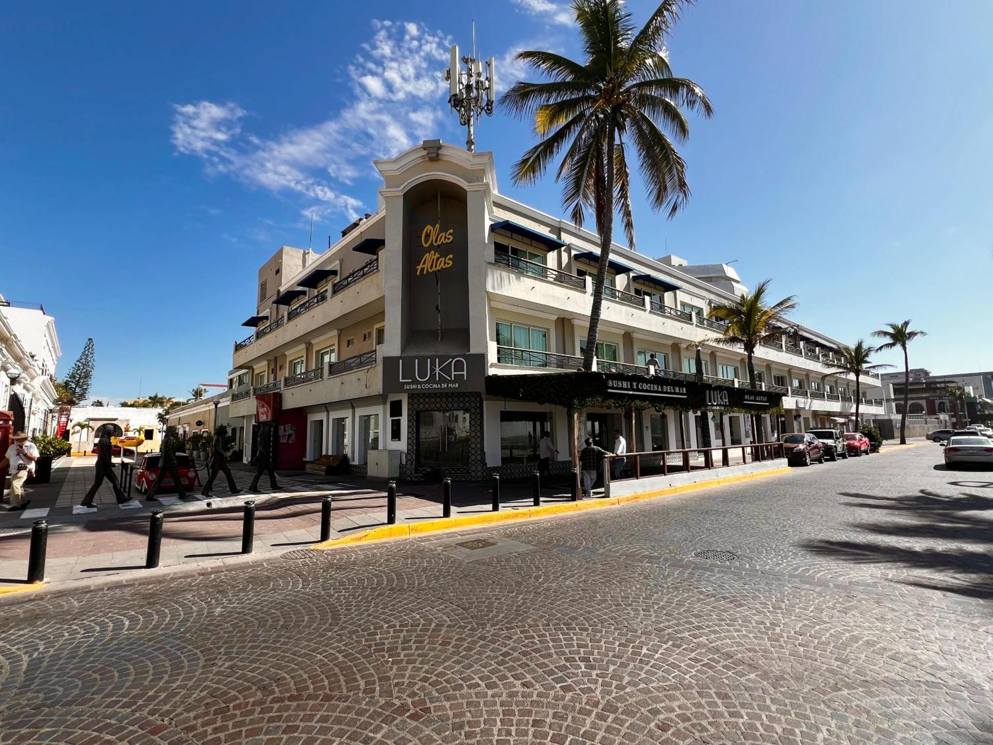 Hotel La Siesta Malecon Масатлан Екстериор снимка