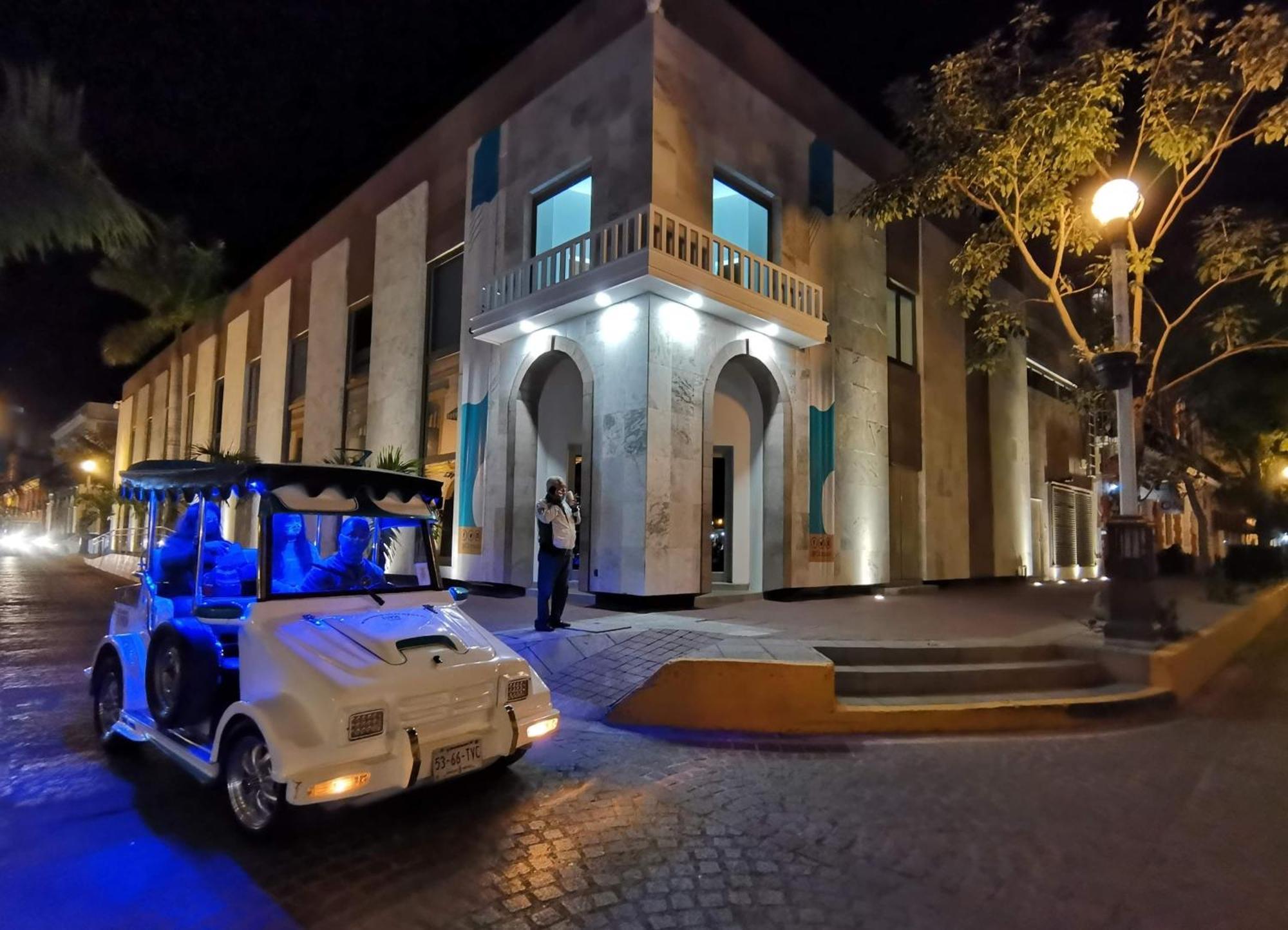 Hotel La Siesta Malecon Масатлан Екстериор снимка