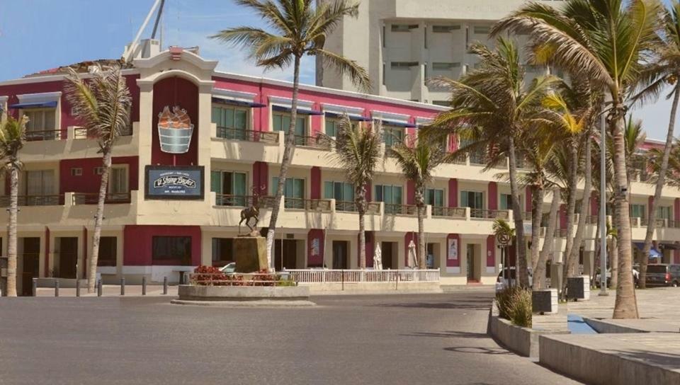Hotel La Siesta Malecon Масатлан Екстериор снимка